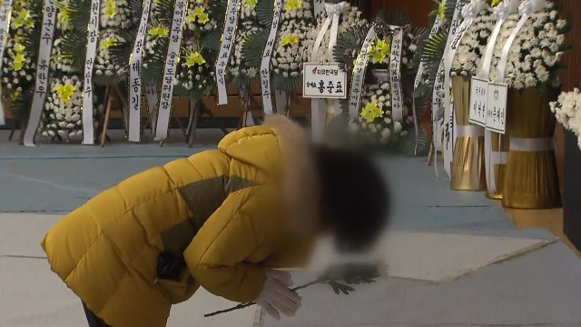 성탄절에 슬픔만 가득 제천...조문객 발길 이어져 / YTN