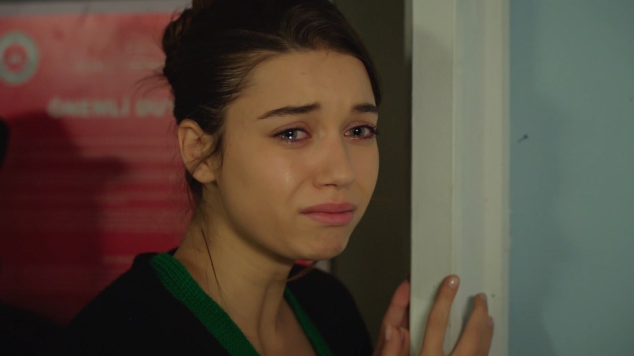 Fazilet Hanım ve Kızları 28. Bölüm Seni Çok Seviyorum