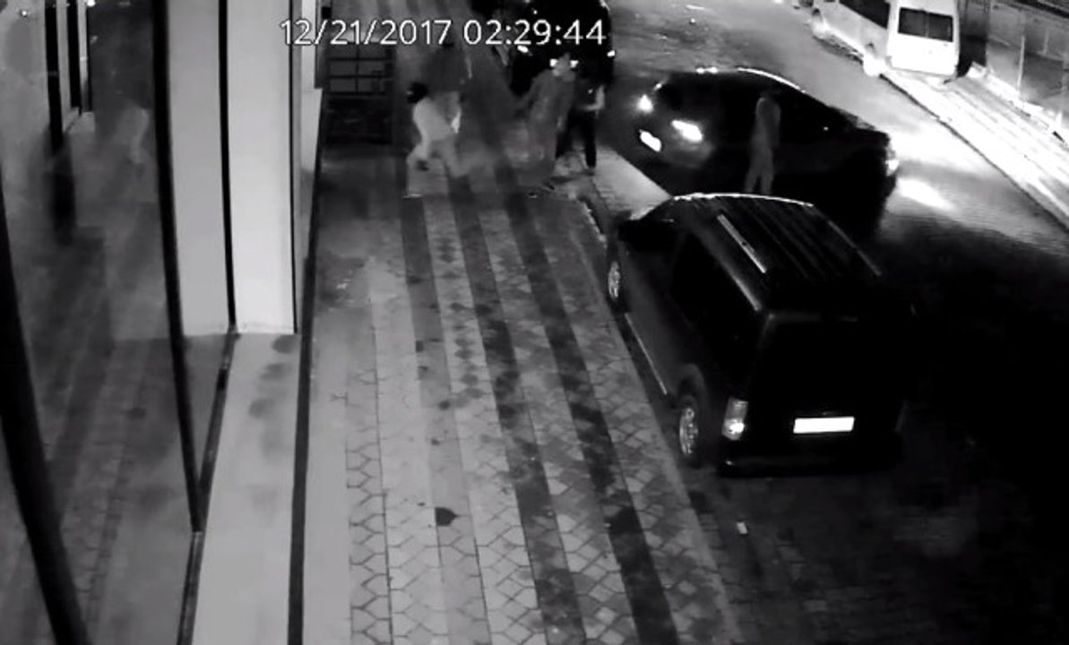 Sultangazi'de Film Gibi Hırsız Polis Kovalamacası Kamerada