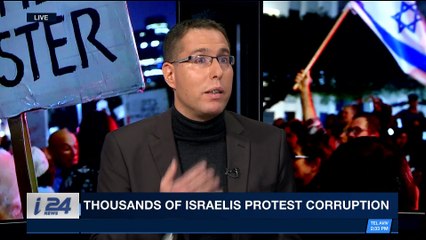 DAILY DOSE | Thousands of Israelis protest corruption | Monday, December 25th 2017