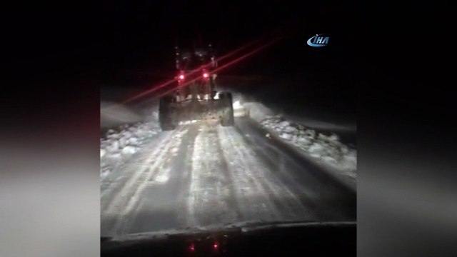 Karda mahsur kalanların imdadına belediye yetişti