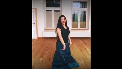 भाभी ने बंद कमरे में किया जबरदस्त डांस, वीडियो वायरल