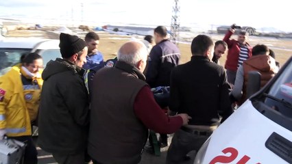 Askeri araç ile tır çarpıştı: 7 asker yaralı - KARS