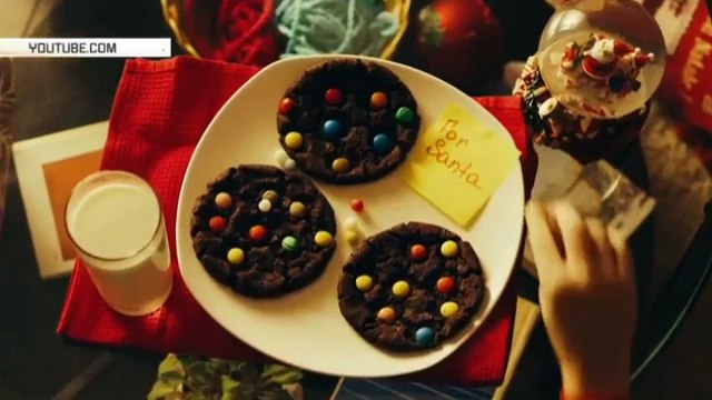 «Русские хакеры взломали Рождество» RT снял праздничный ролик о Санте и Деде Морозе