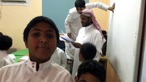 توثيق المعلم ناصر العساف توزيع شعارات الصف الرابع مدرسة  ت ق بالمراح