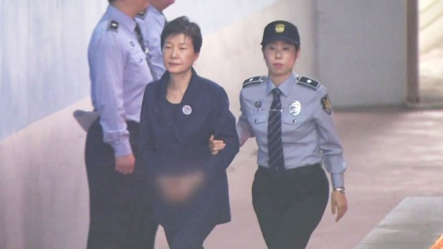 박근혜 前 대통령, 검찰 방문조사 '거부'...'정치 탄압' 주장 / YTN