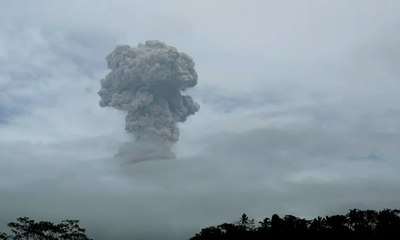 Abu Vulkanik Gunung Agung Tutupi Tanaman Warga