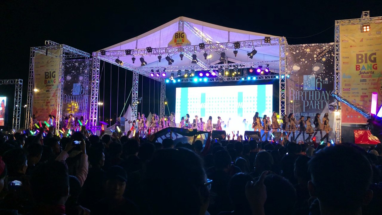 [FANCAM] Heavy Rotation, Gingham Check, dan Koisuru Fortune Cookie @6th Anniversary JKT48
