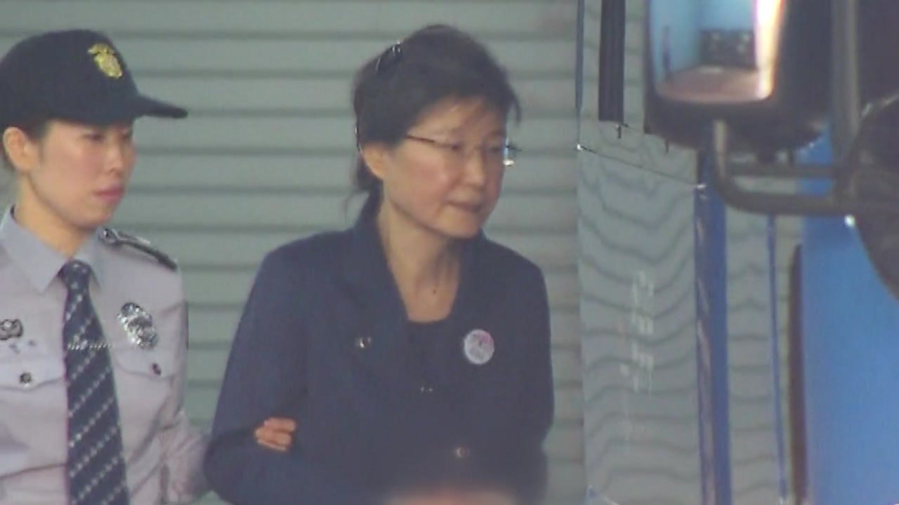 朴 방문 조사 거부..."정치 탄압" 주장 / YTN