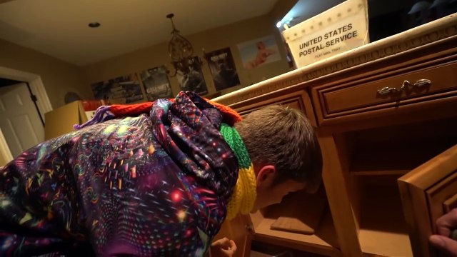 INSANE MANSION HIDE AND SEEK AT NIGHT!! *CHRISTMAS SPECIAL*