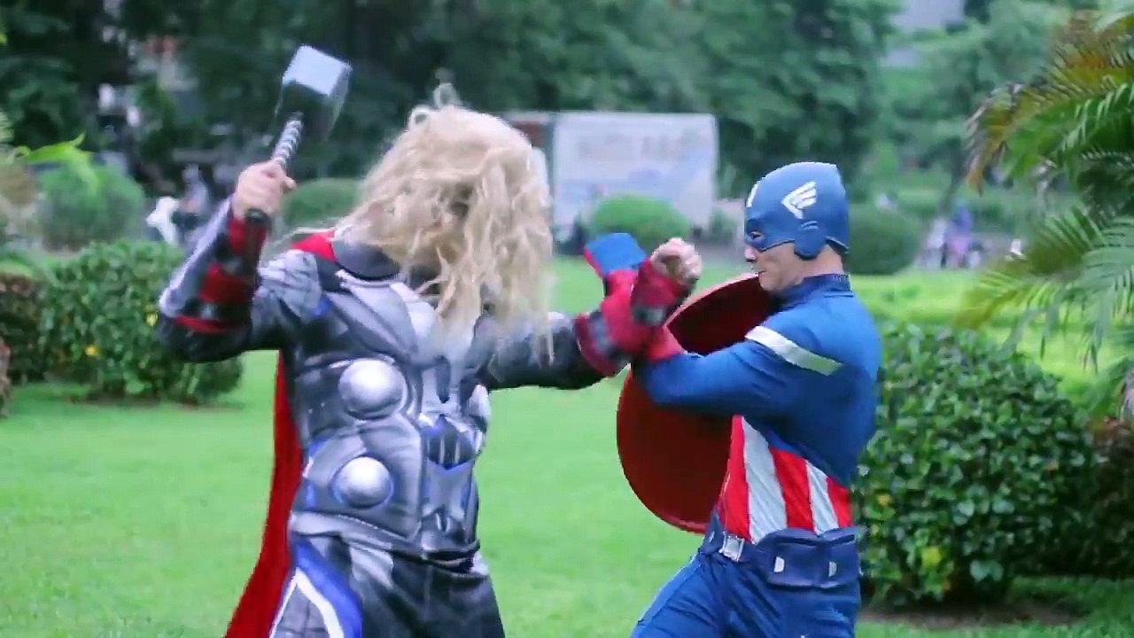 سبايدرمان و المجمدة إلسا الحب تفكك؟ مهرج مزحة ث / الكابتن و ثور معركة - ريكس! الأبطال الخارقين مضح