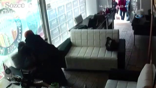 Bursa’da falçatalı dehşet kameraya böyle yansıdı