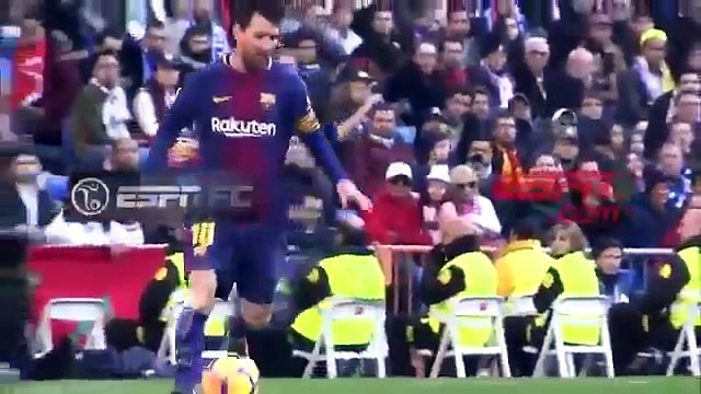 كاميرا خاصة توضح سبب خلع ميسي الحذاء في الكلاسيكو