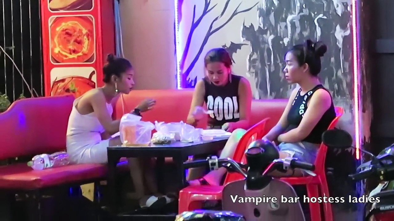 Cambodia Nightlife 2017 - VLOG 208 (bars, clubs & girls!!!)