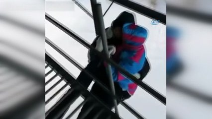 Köprüden halatla sallanma aktivitesi kötü bitti.