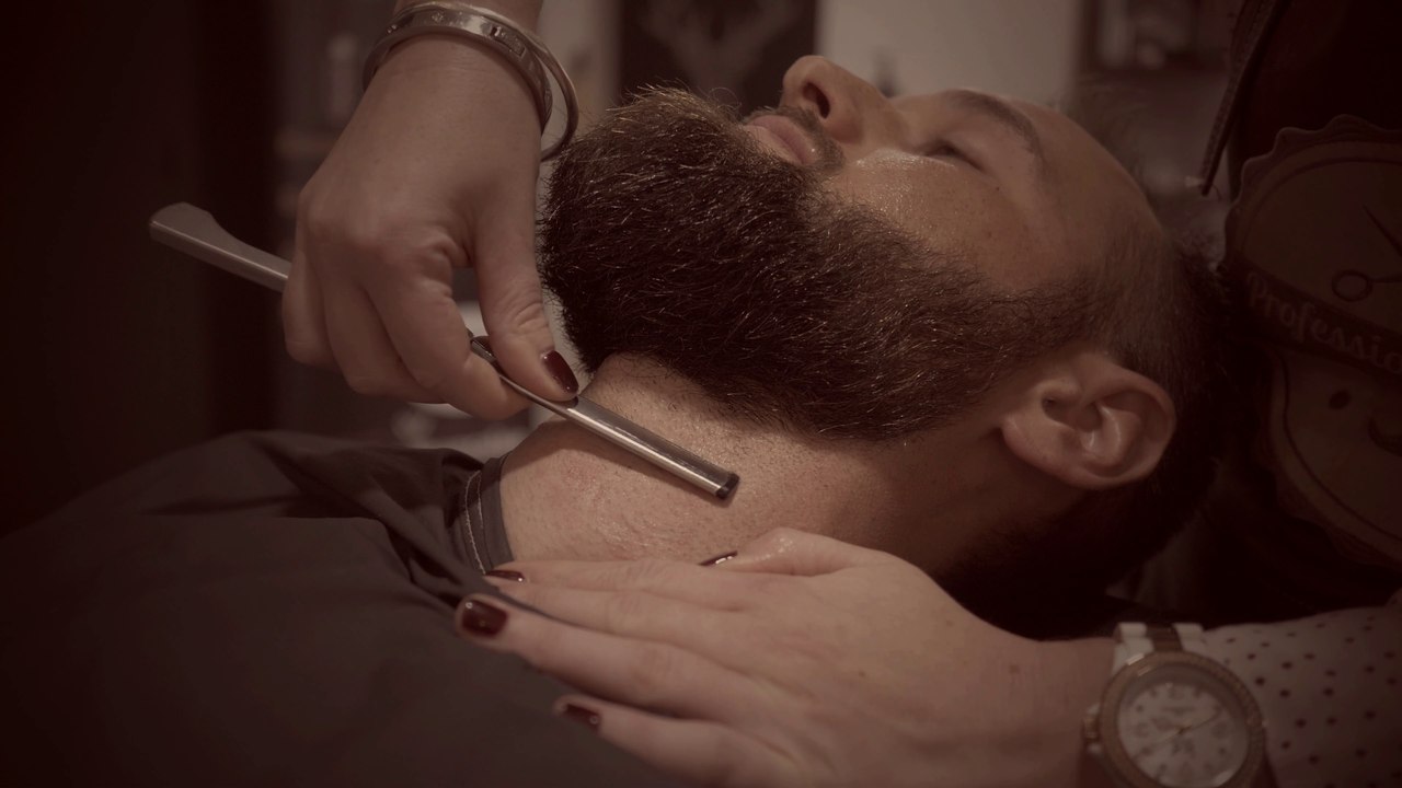 Film vidéo publicitaire pour un salon de coiffure et barbier