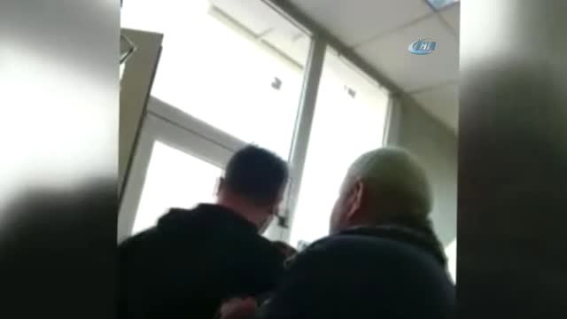 PTT Şubesinde Görevli Kadın Memura Saldırı Anı Kamerada