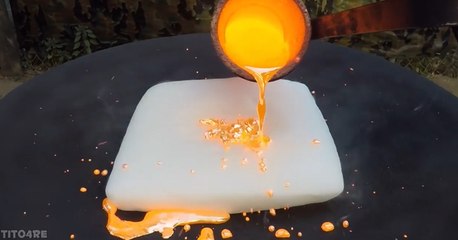 What Happens When You Pour Molten Copper Over Ice!