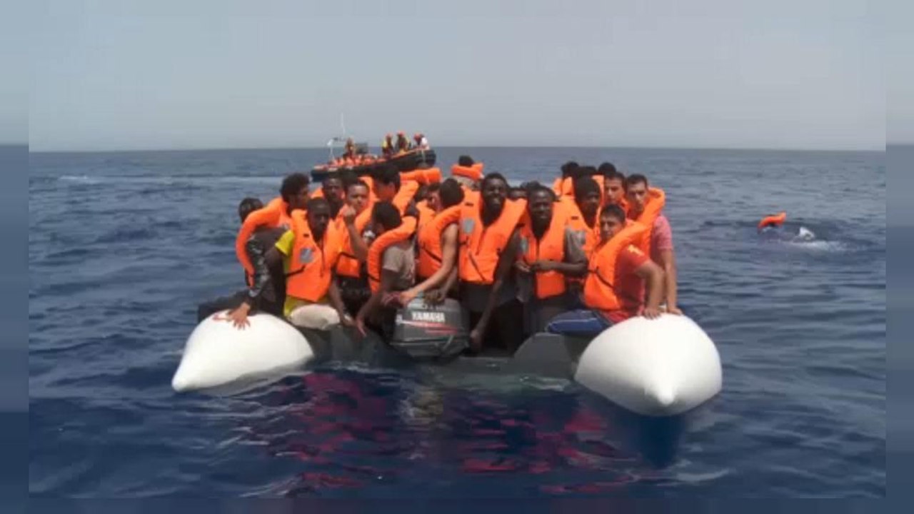 Erneut 250 Menschen aus dem Mittelmeer geborgen