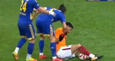 Galatasaray - Bucaspor Maçında Saha Karıştı