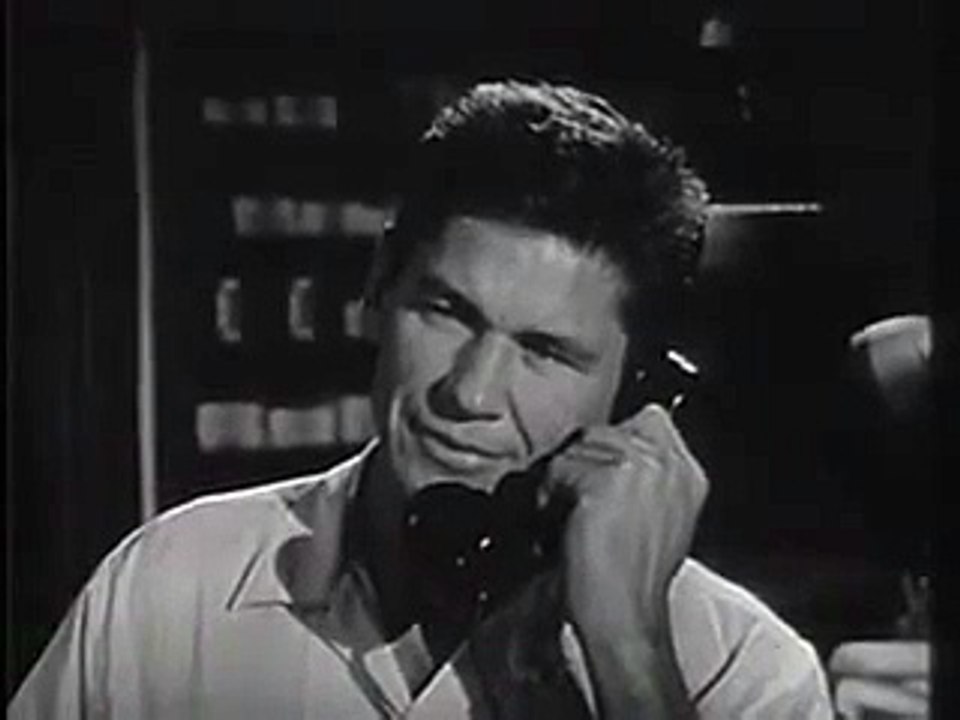 Man With a Camera S01E09 Two Strings Of Pearls