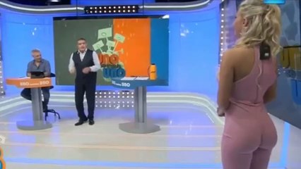 Une femme fait monter l'audience grâce à sa tenue bien moulante