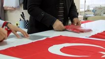 Suriyelilerin diktiği ilk Türk Bayrağı göndere çekildi