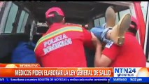 Con bloqueos en las calles y sin ningún diálogo con las autoridades el paro médico en Bolivia completa 34 días