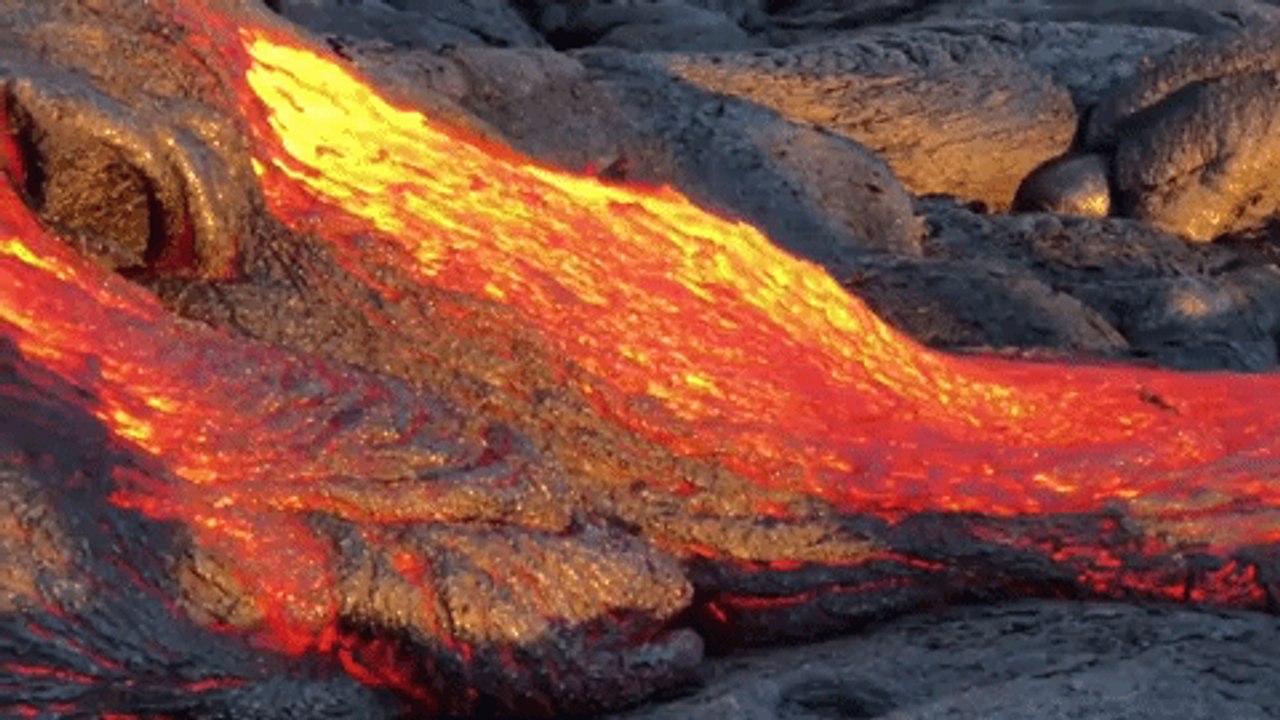 Thick Lava Flows From Hawaii Volcano