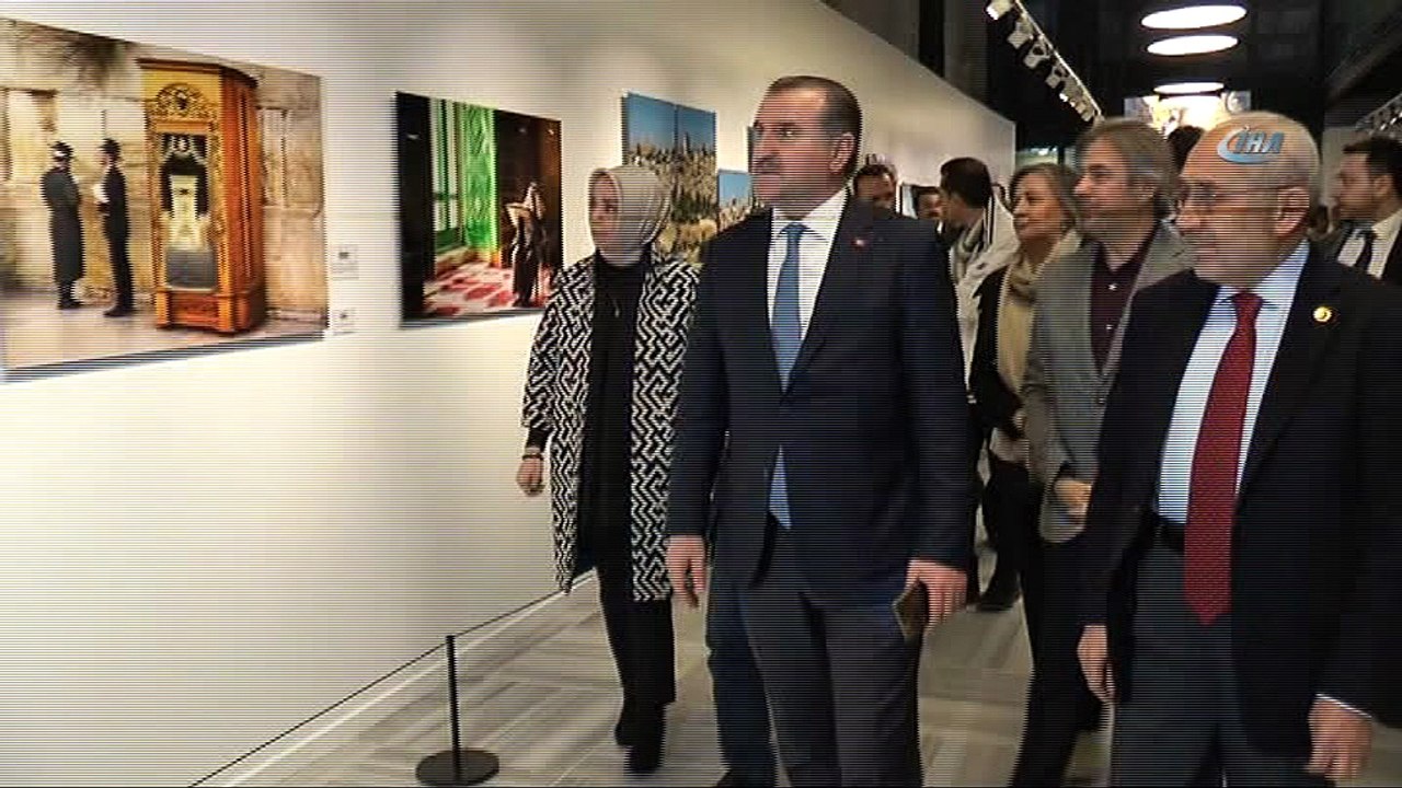 Bakan Osman Aşkın Bak, 'Kudüs: Ey Hüzünler Şehri' isimli sergiyi ziyaret etti