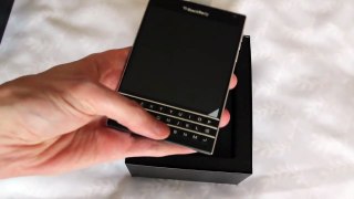 BlackBerry Passport Unboxing-chpfmko66IQ
