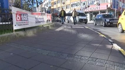 Ekmeğinin Peşindeki Temizlik İşçisinin Caddeyi Süpürürken Otobüsün Altında Kaldığı Anlar Kamerada