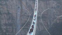 هذا الصباح- الصين تفتتح أطول جسر زجاجي بالعالم