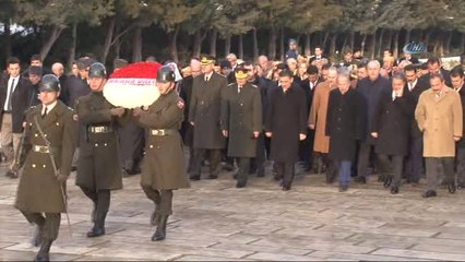 Ankara Valisi Topaca ve Beraberindeki Heyet Anıtkabir'i Ziyaret Etti