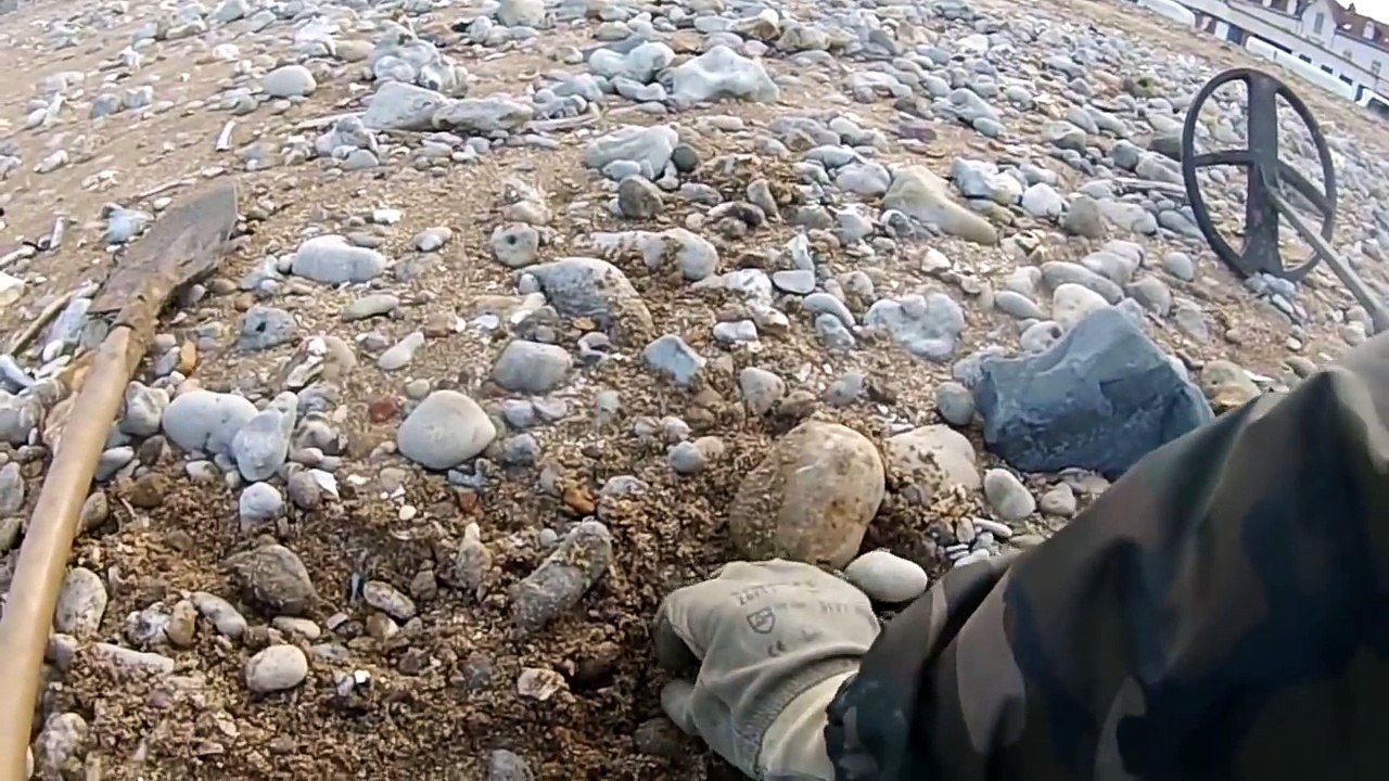 Enorme sortie plage avec beaucoup dor,après la tempête en Normandie, gold ring