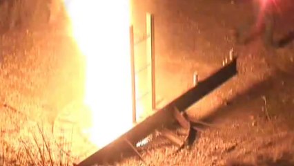 Ils jettent des cocktail molotov dans le trou d'une ancienne mine