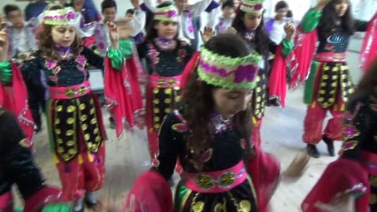 Çocukluklarını yaşayamayan Suriyeli çocuklar, Dünya çocuklarına özel gösteri yapacak