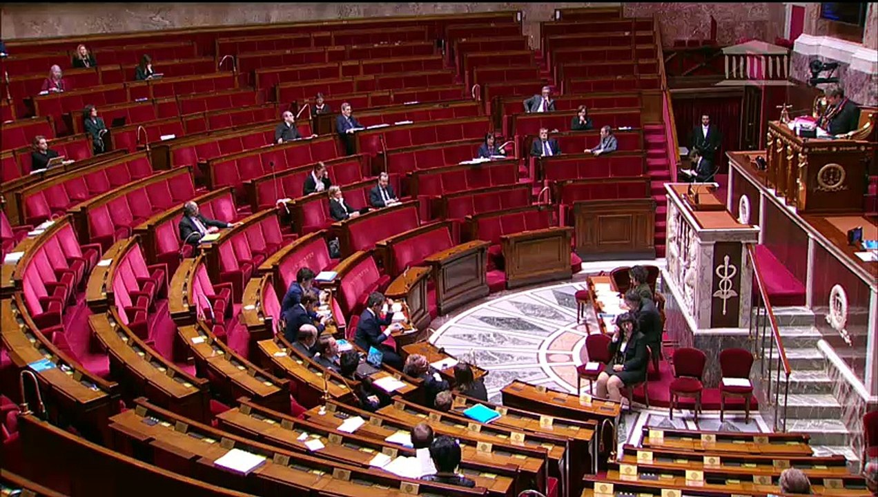 Présentation d'une motion de renvoi en commission du PLFR 2017 par Mme Marie-Christine Dalloz