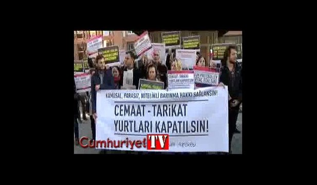 İstanbuş'da tarikat-cemaat yurtları kapatılsın eylemi