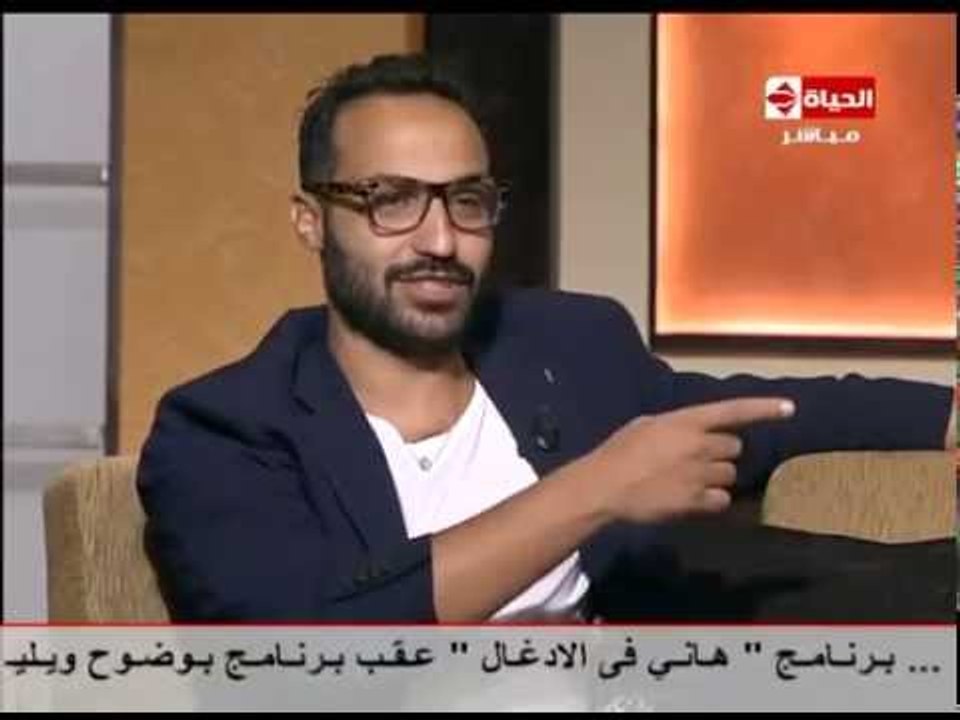 بوضوح - النجم احمد فهمي يهرب من سؤال " سياسي " بطريقة ذكية