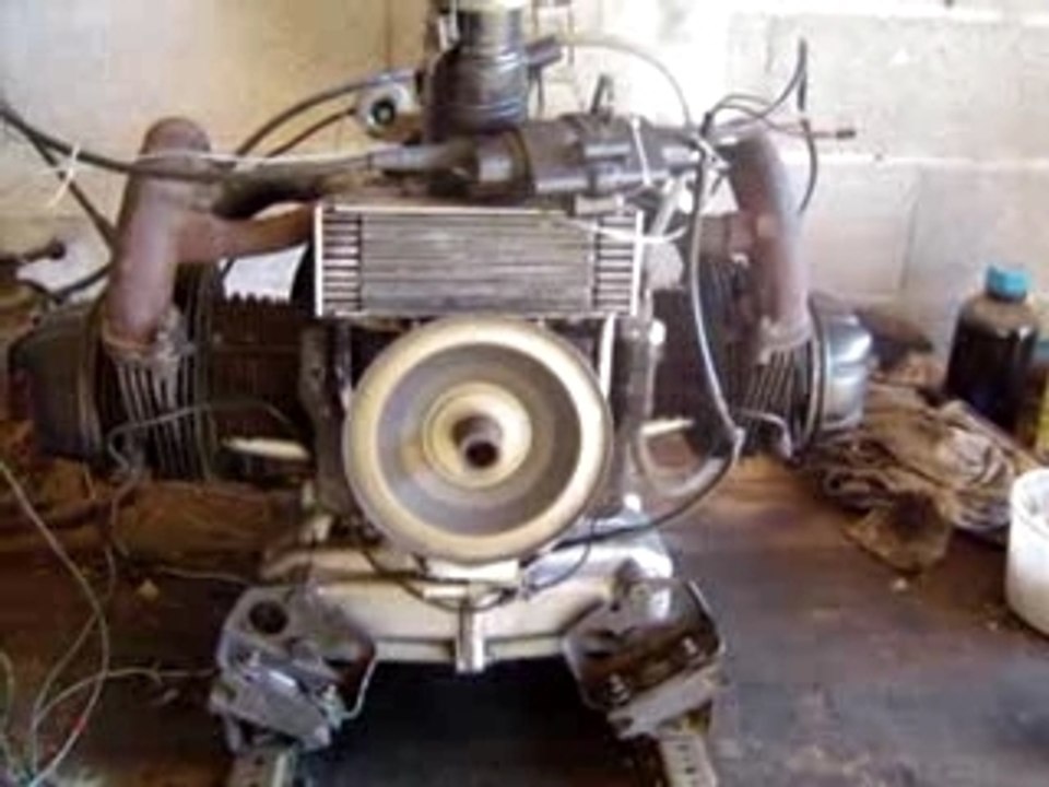 1 moteur 602 cm3 tournant 2CV