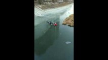 شاهد: رجل شجاع يتحدي الجليد والبرد