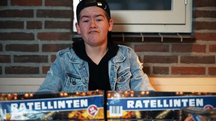 TRAMPOLINE VS VUURWERK! *GEVAARLIJKE EXPLOSIES*