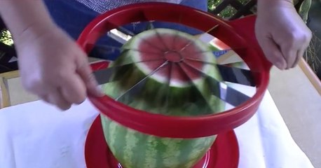 Slicing Watermelon Right!