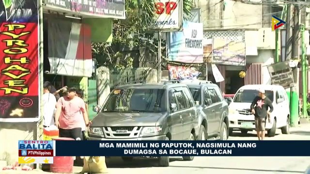 Mga mamimili ng paputok, nagsimula nang dumagsa sa Bocaue, Bulacan