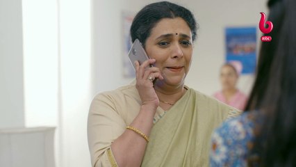 "ديف" يتعرض لموقف محرج امام والدته !