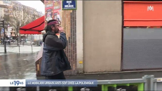 Polémique : Un SDF fait voir aux caméras d'M6 comment la mairie de Paris fait tout pour les empêcher de s'installer - R