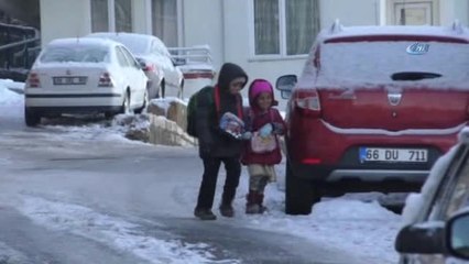 Uzman Dr. Emre Anıl Özbek: "Kış Mevsimi Dolayısıyla Sıklıkla Ayak Bileği Burkulmaları, Özellikle de...