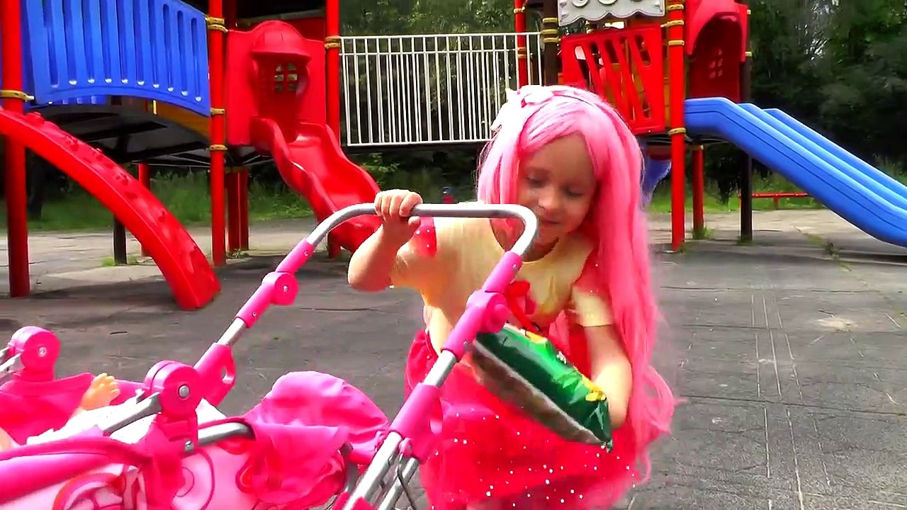 Learn colors Baby Bad babies fight  Bad kid steals chips to crying baby - Johny Jo