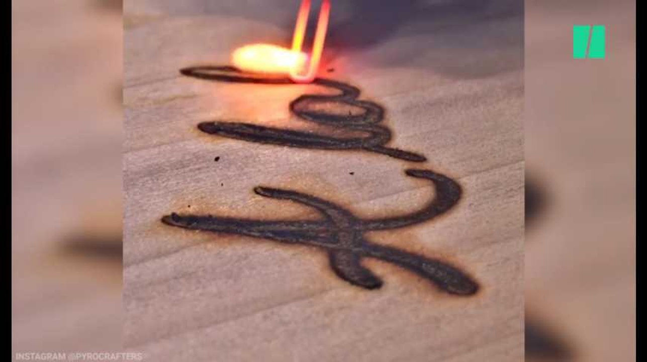 Regarder ces artistes pyrograveurs travailler est fascinant